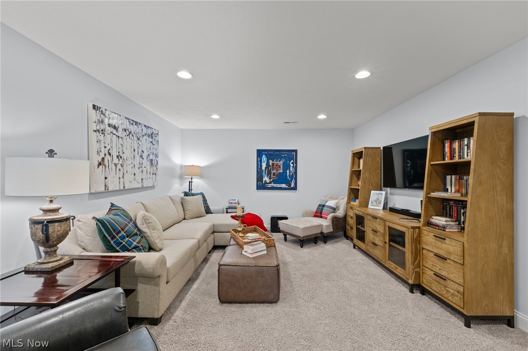 609 Burgess Circle Aurora OH 44202