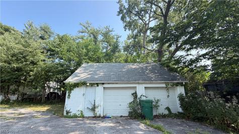 5221 Milo Avenue Maple Heights OH 44137