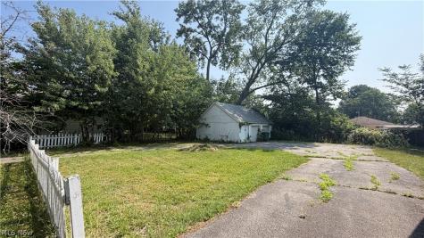 5221 Milo Avenue Maple Heights OH 44137