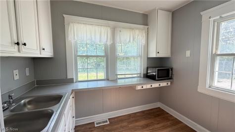 5221 Milo Avenue Maple Heights OH 44137