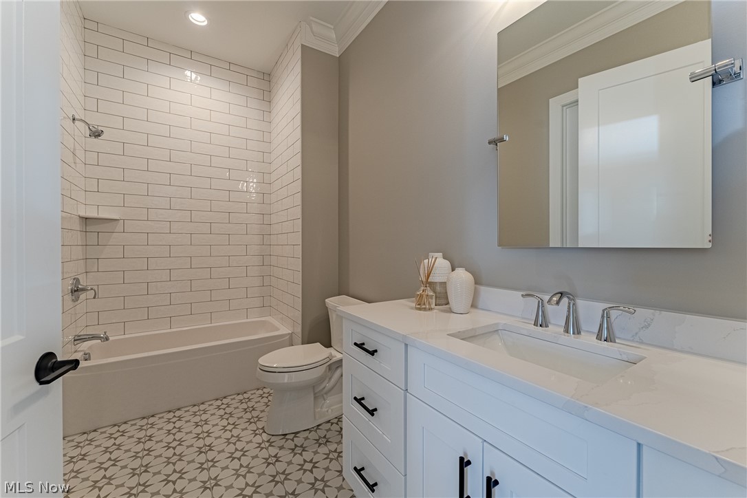 6461 N Cobblestone Road Mayfield Village OH 44143