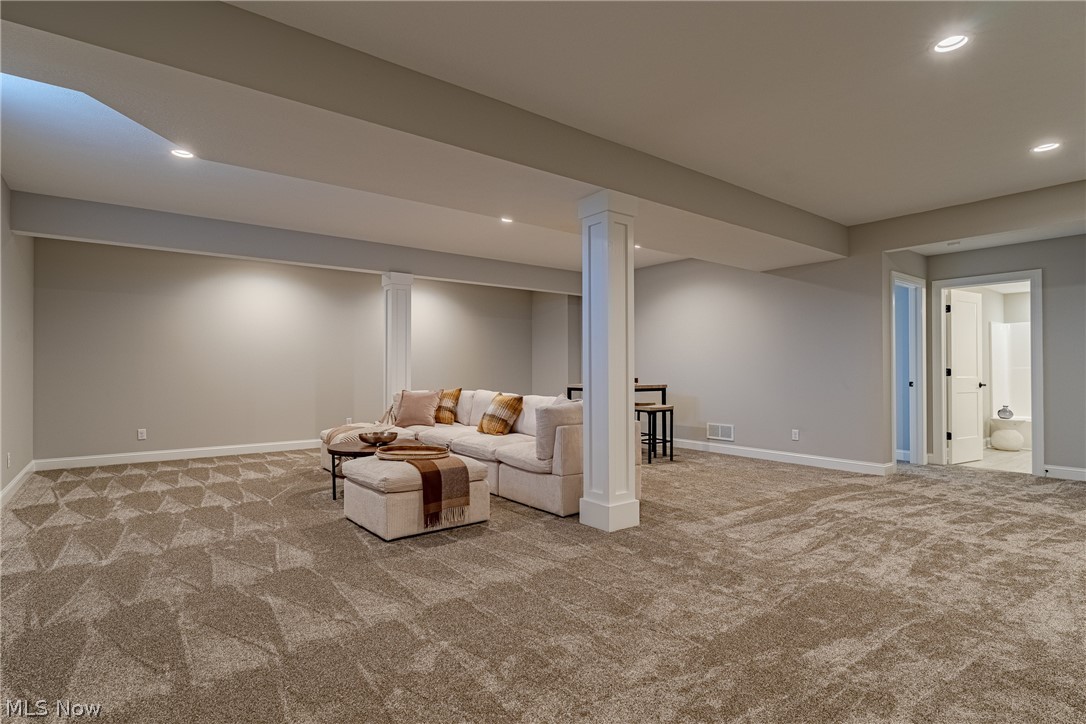 6461 N Cobblestone Road Mayfield Village OH 44143