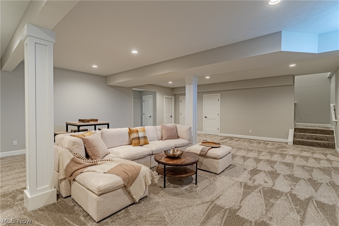 6461 N Cobblestone Road Mayfield Village OH 44143