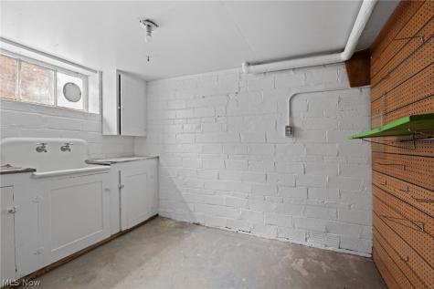 2010 E 226th Street Euclid OH 44117