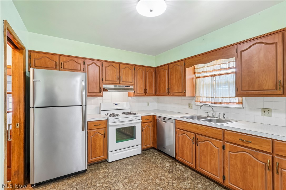 2758 Shellhart Road Norton OH 44203