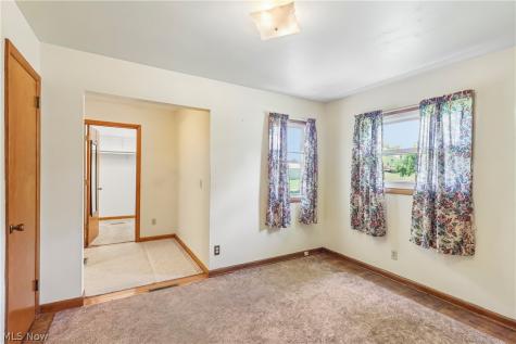 2758 Shellhart Road Norton OH 44203