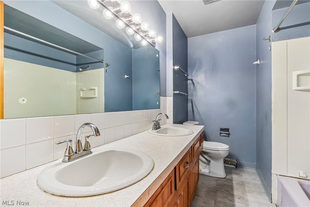 2758 Shellhart Road Norton OH 44203