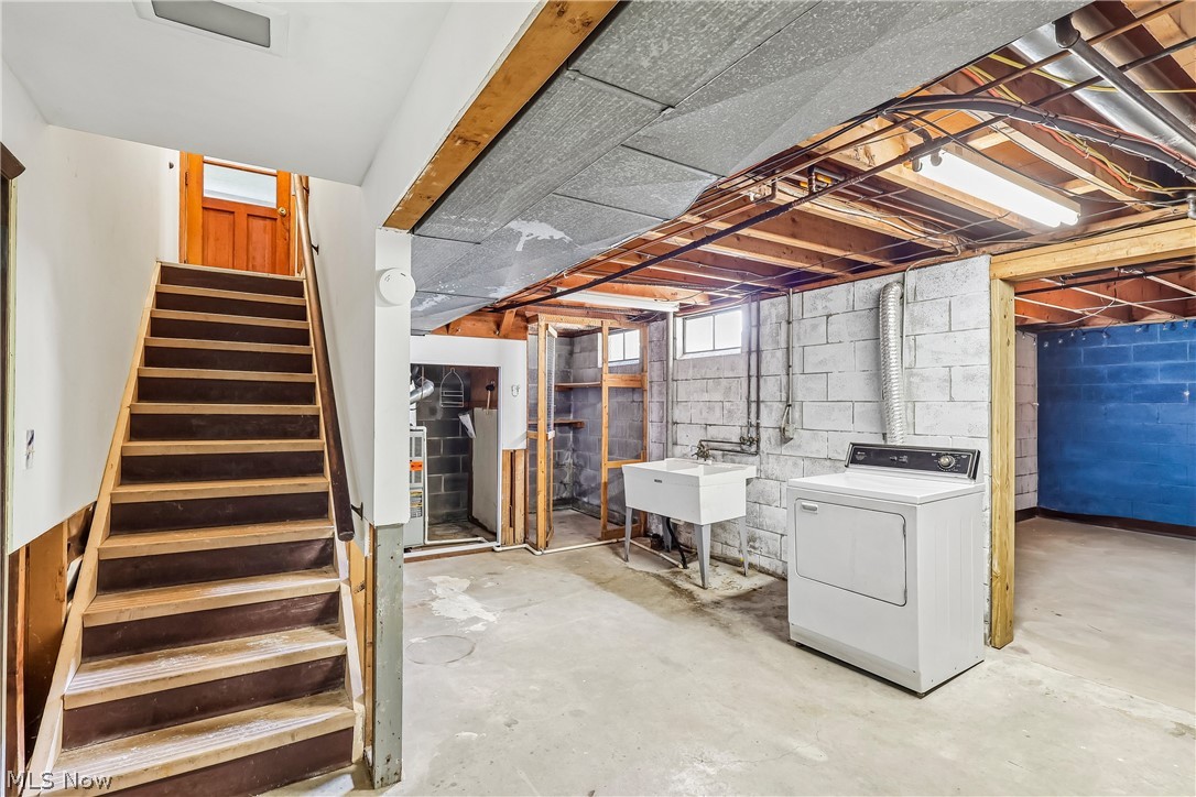 2758 Shellhart Road Norton OH 44203
