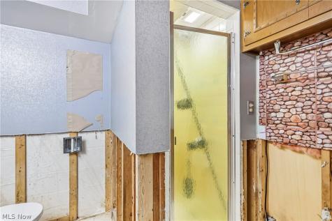 2758 Shellhart Road Norton OH 44203