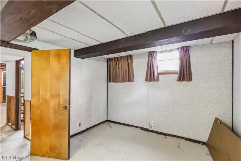 2758 Shellhart Road Norton OH 44203