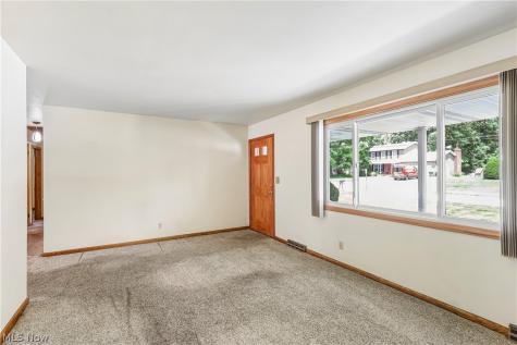 2758 Shellhart Road Norton OH 44203