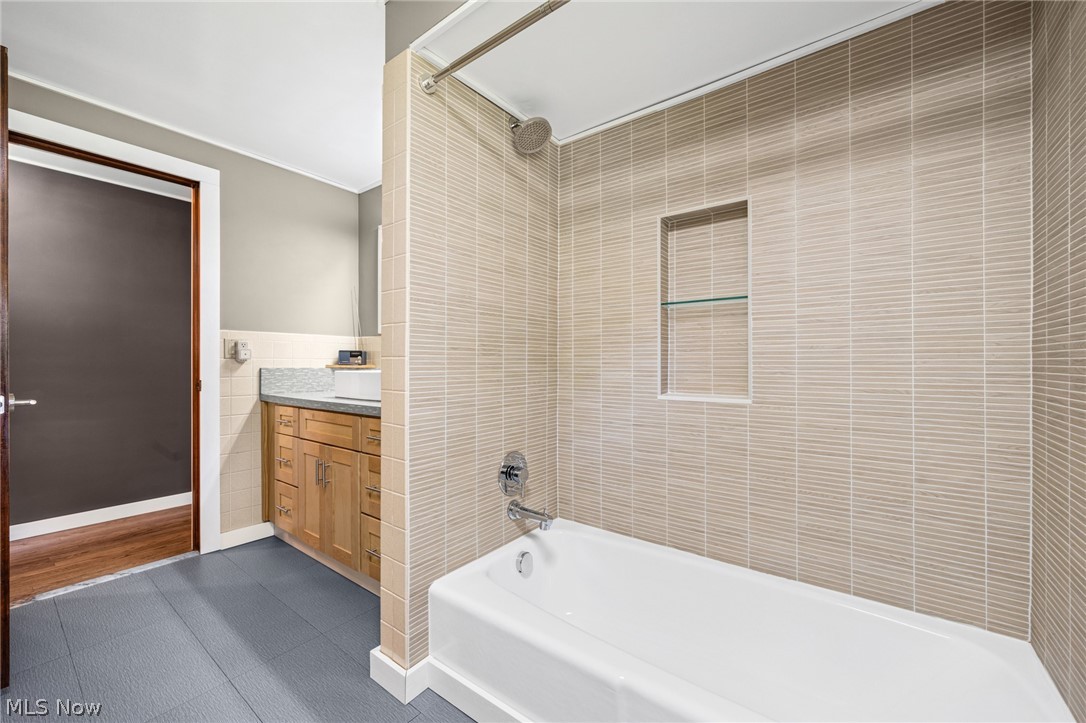 17583 Shurmer Road Strongsville OH 44136