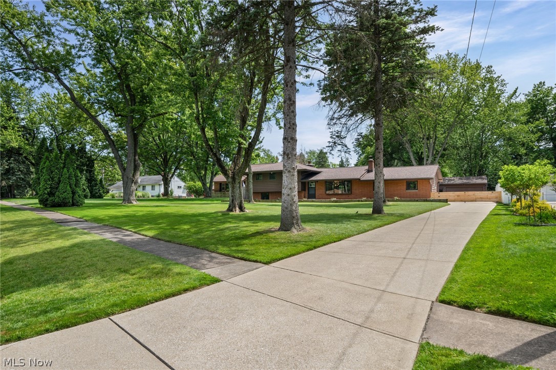 17583 Shurmer Road Strongsville OH 44136