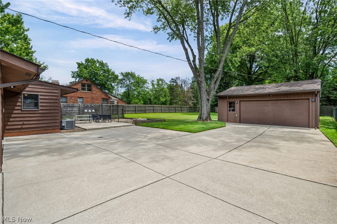 17583 Shurmer Road Strongsville OH 44136