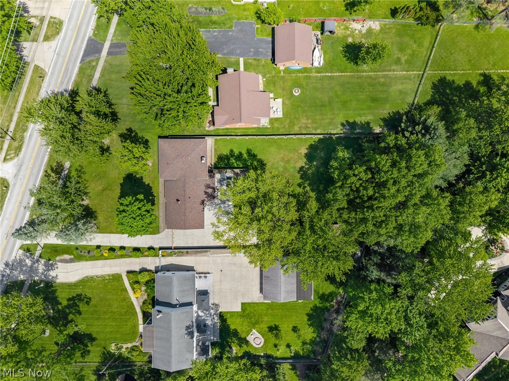 17583 Shurmer Road Strongsville OH 44136