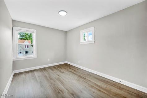 4428 Ingleside Road Cleveland OH 44128