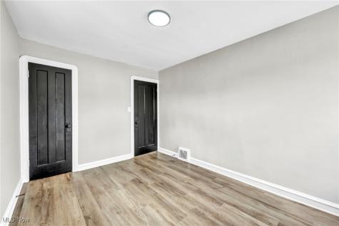 4428 Ingleside Road Cleveland OH 44128