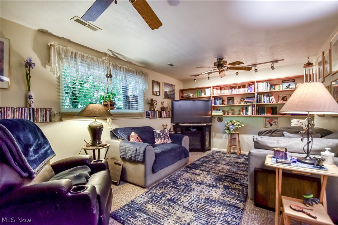 464 Hickory Lane Painesville OH 44077