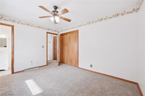 1889 Lancaster Drive Youngstown OH 44511