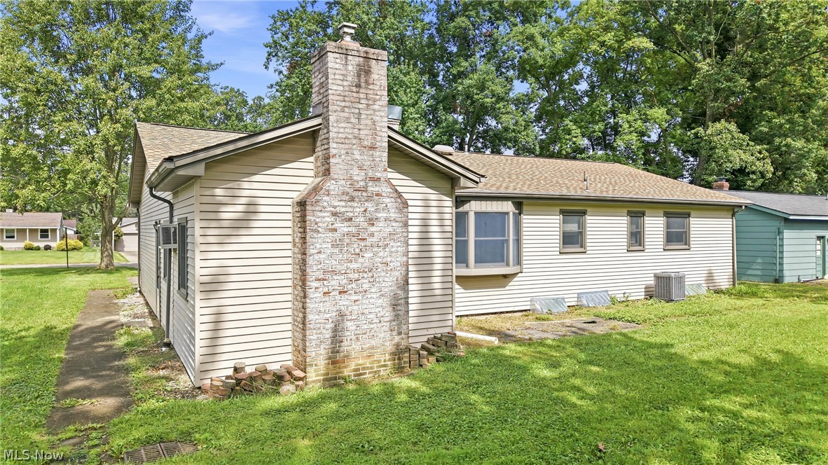 1889 Lancaster Drive Youngstown OH 44511