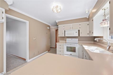 1889 Lancaster Drive Youngstown OH 44511