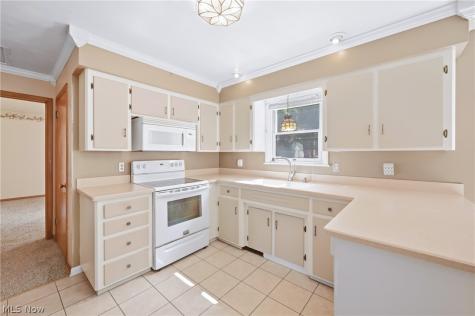 1889 Lancaster Drive Youngstown OH 44511