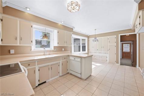 1889 Lancaster Drive Youngstown OH 44511