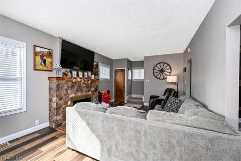 333 S Silver Street Louisville OH 44641