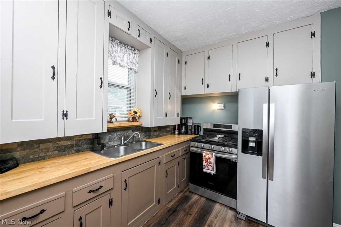 333 S Silver Street Louisville OH 44641