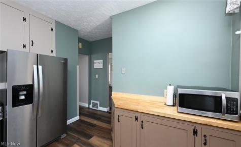 333 S Silver Street Louisville OH 44641