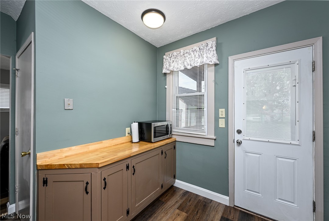 333 S Silver Street Louisville OH 44641