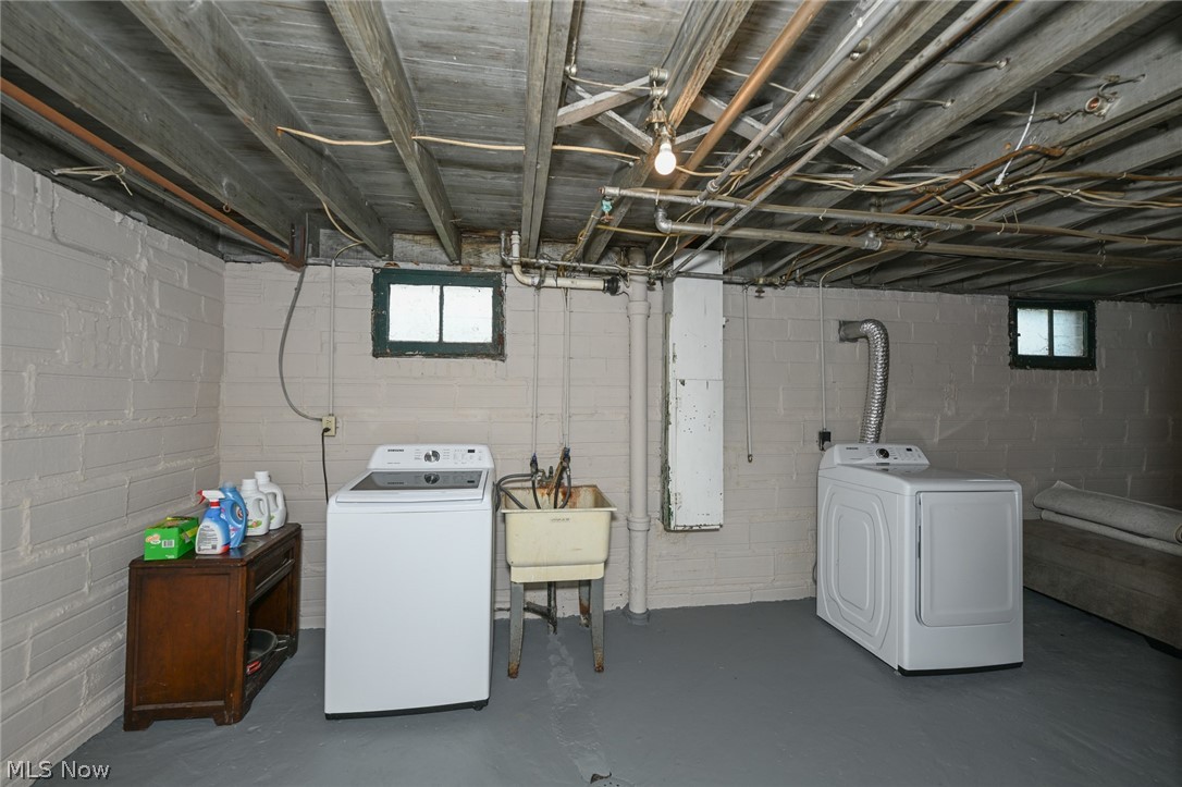 333 S Silver Street Louisville OH 44641