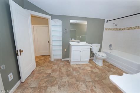 7064 State Route 14 Ravenna OH 44266