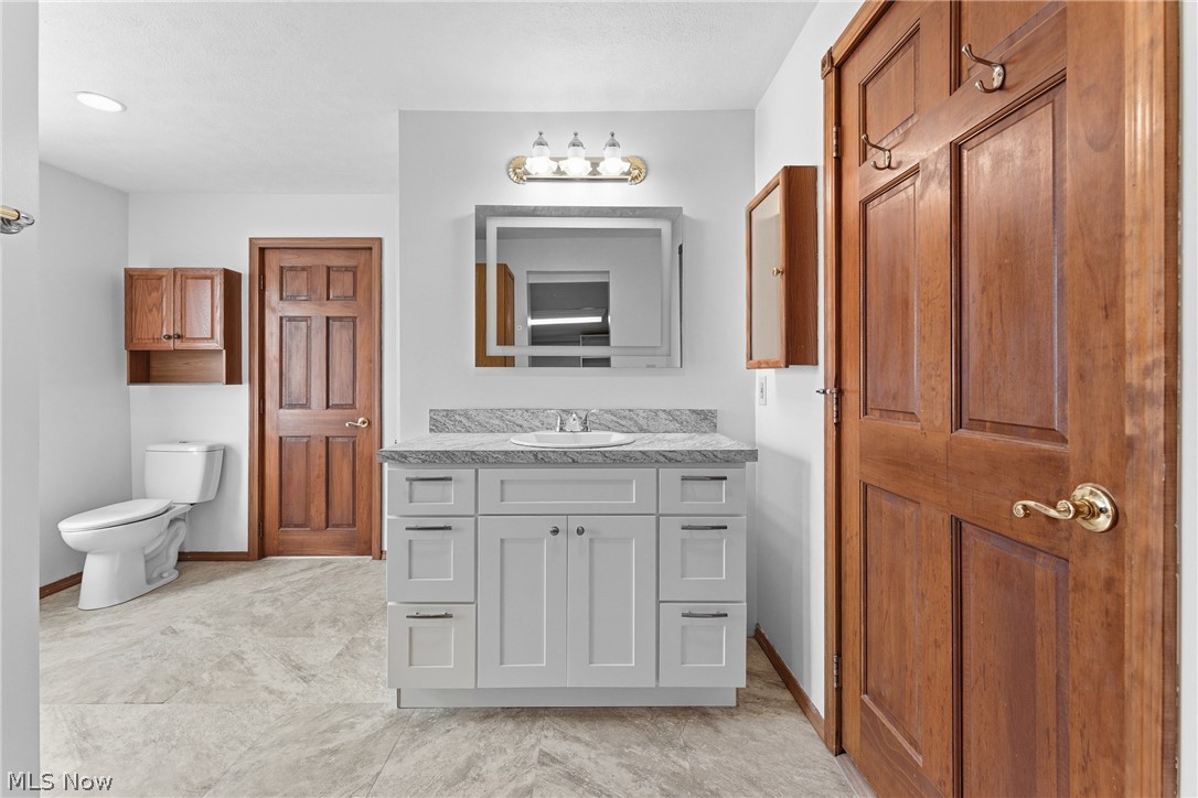 2906 Lincoln Way NW Massillon OH 44647