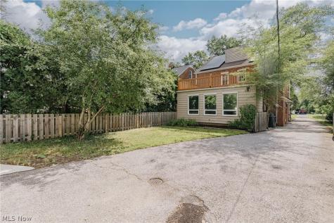 3710 Strandhill Road Shaker Heights OH 44122