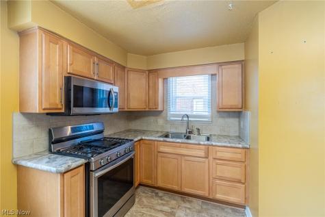 831 Sable Road Cleveland OH 44119
