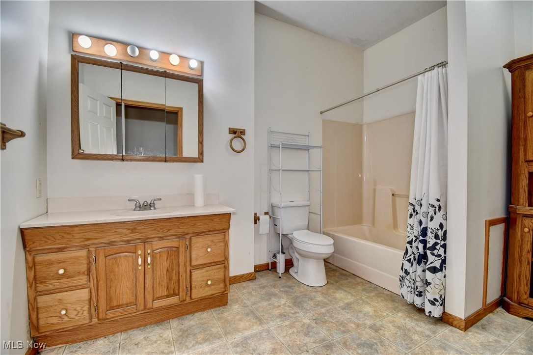 1451 Ridge Road NE New Philadelphia OH 44663