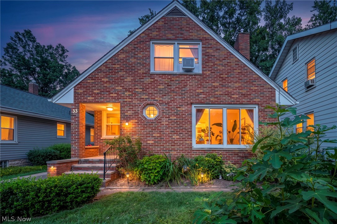 33 Devonshire Drive Akron OH 44312