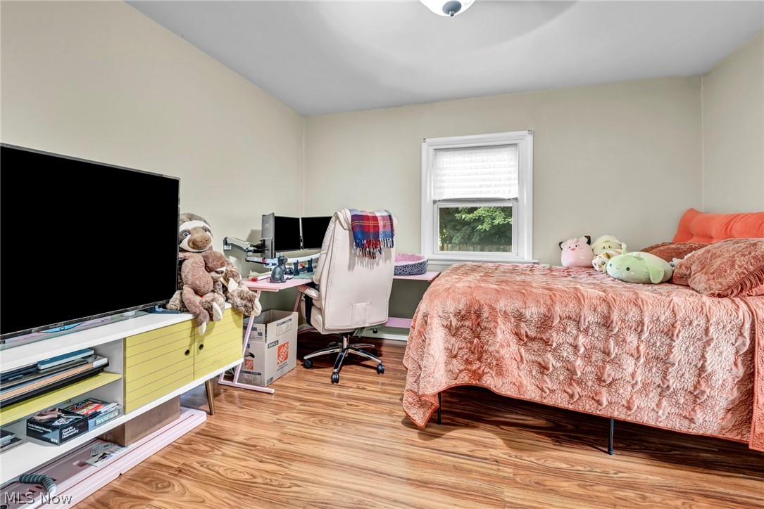 33 Devonshire Drive Akron OH 44312