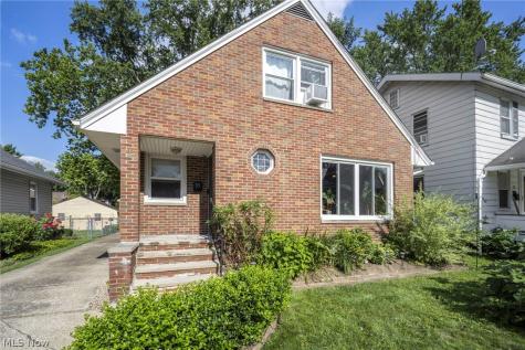 33 Devonshire Drive Akron OH 44312