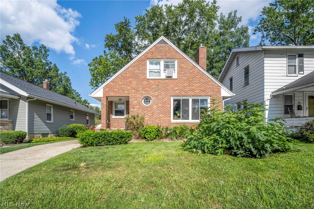 33 Devonshire Drive Akron OH 44312