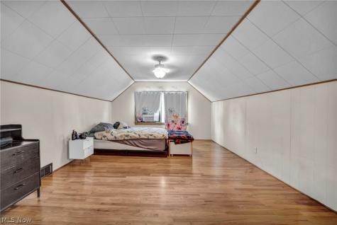 33 Devonshire Drive Akron OH 44312