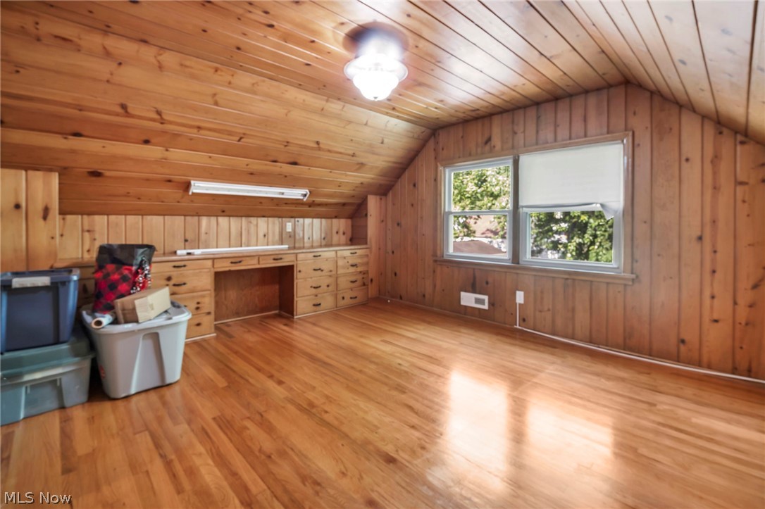 33 Devonshire Drive Akron OH 44312