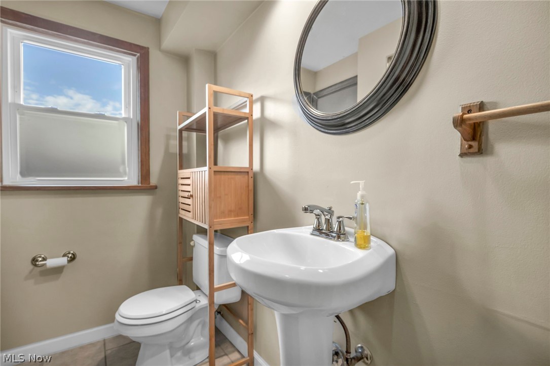 33 Devonshire Drive Akron OH 44312