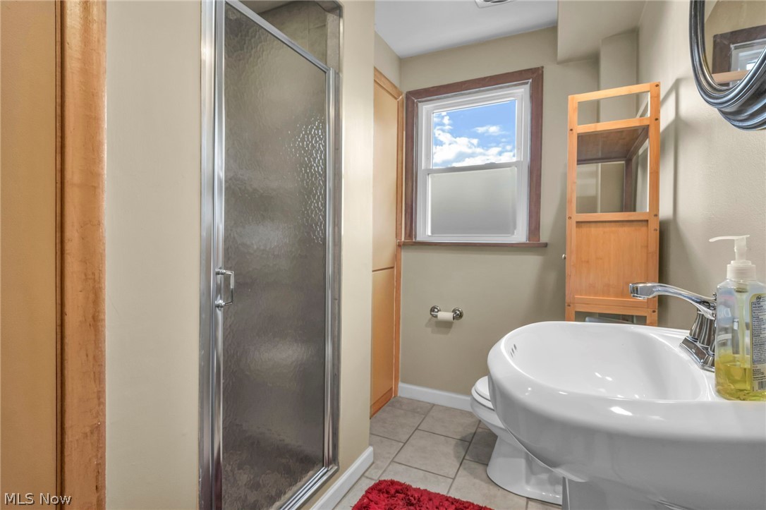 33 Devonshire Drive Akron OH 44312