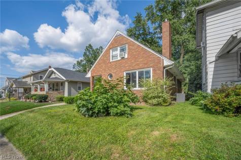 33 Devonshire Drive Akron OH 44312