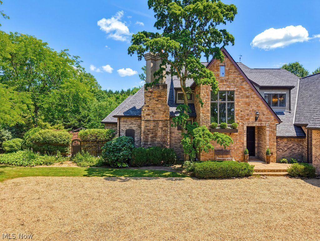 135 W Hines Hill Road Hudson OH 44236