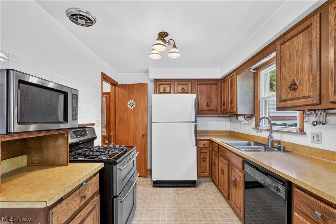 114 Joan Circle Campbell OH 44405