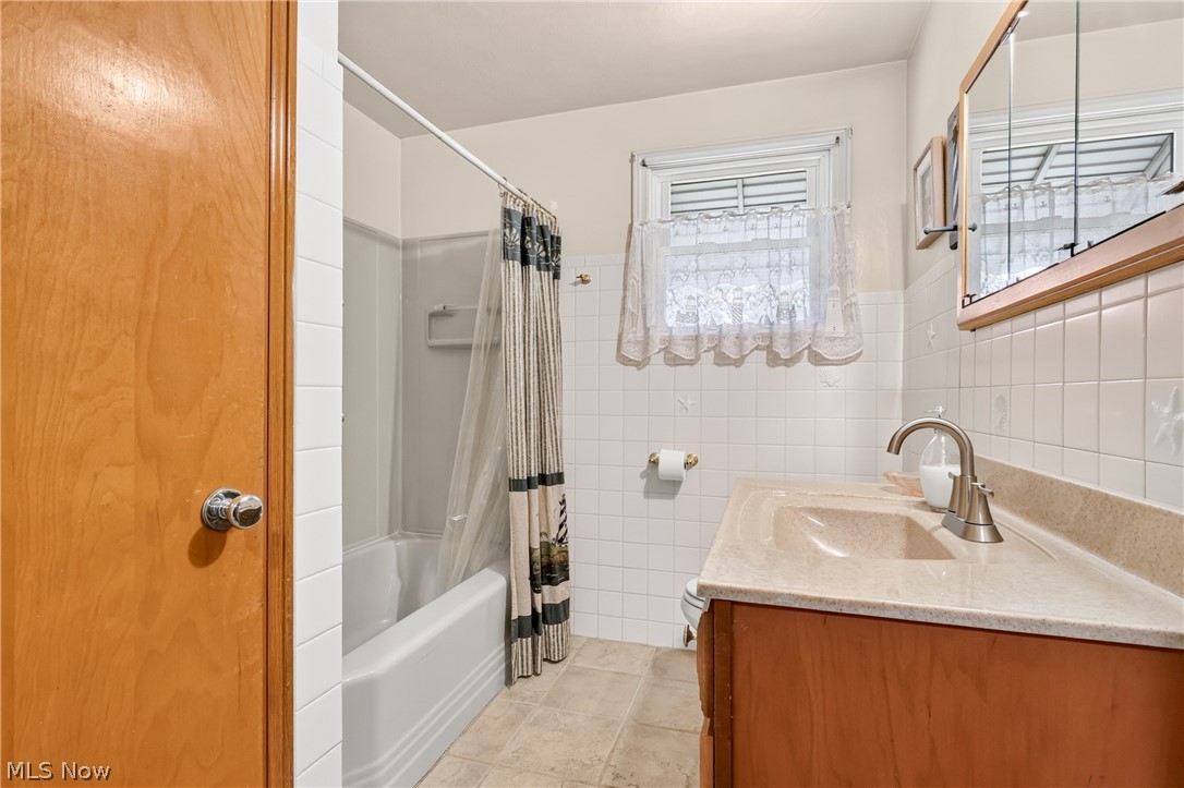 114 Joan Circle Campbell OH 44405