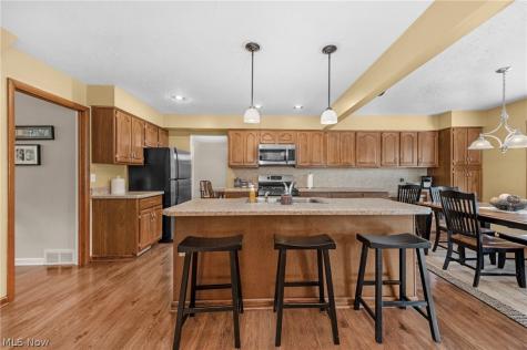 2808 W Asplin Drive Rocky River OH 44116